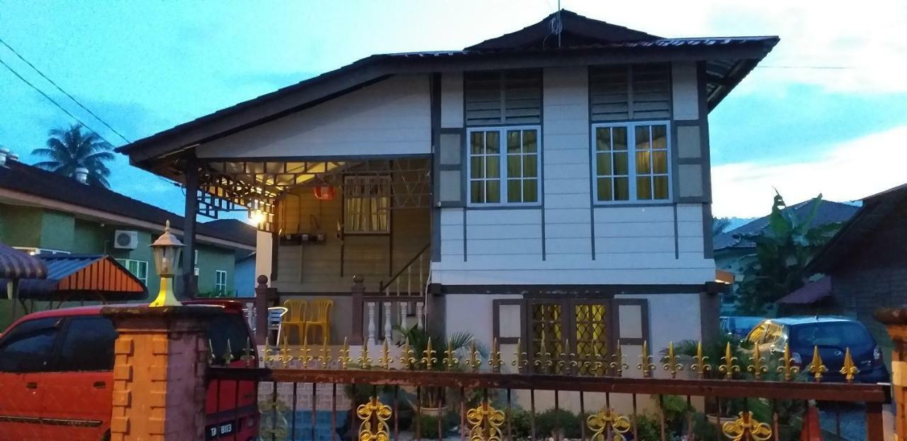 Teratak Opah Kamunting Hotel Taiping Buitenkant foto